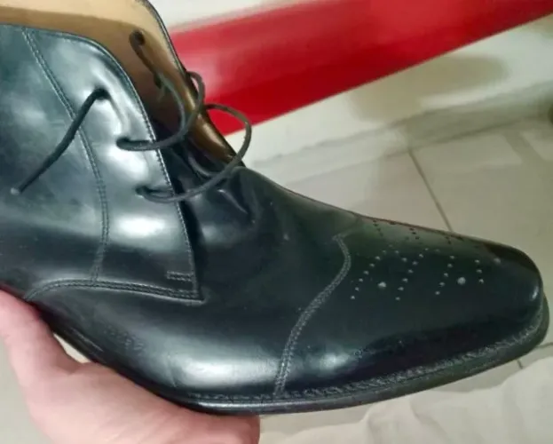 Bota inglesa em couro legítimo