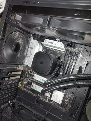 Kit AM5 Ryzen 5 9600X + B650M + 16GB DDR5 + SSD 1TB + Water Cooler 360mm