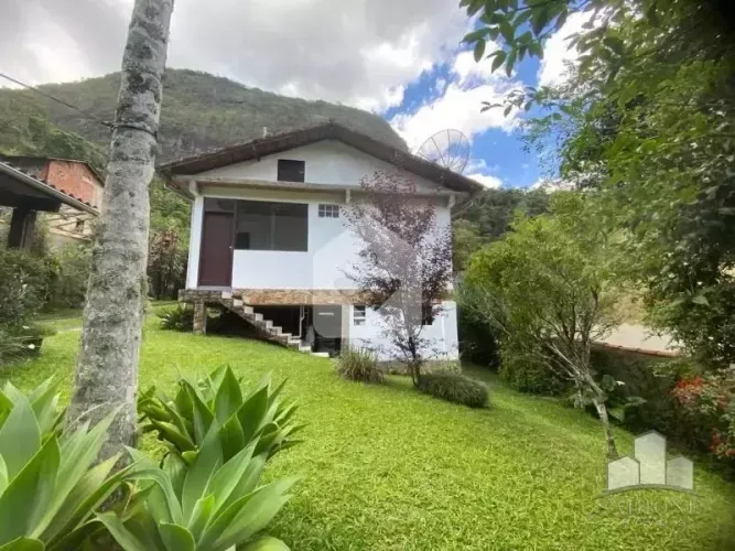 Vendo casa com 3 quartos na Fazenda Inglesa