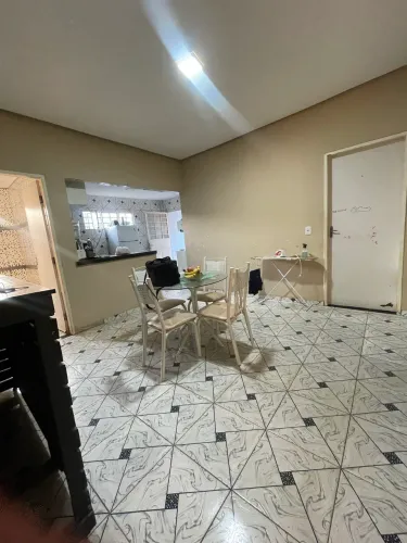 Vendo Casa ampla com 03 quartos