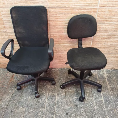 2 cadeiras para escritório funcionando normalmente 