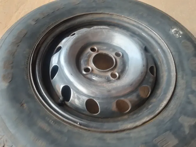 Vende se roda boa mas com alguns detalhes para fazer como pintar e trocar câmara de ar