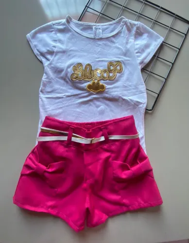 Conjunto infantil feminina lindo delicado e super charmoso