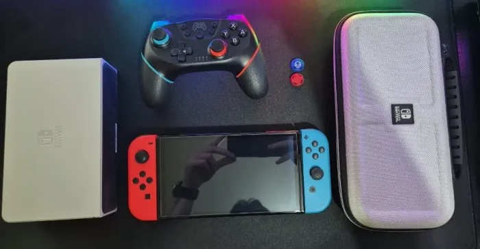 Nintendo Switch OLED + Cartão 128GB + Controle + Capa