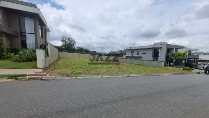 Terreno em Loteamento Residencial Arborais, Campinas