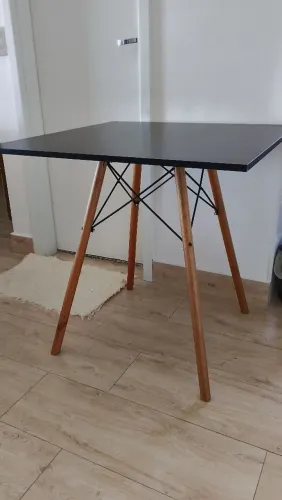 Mesa de Jantar Preta Charles Eifell