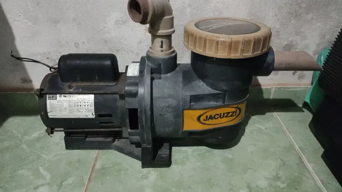 Bomba para piscina autolimpante jacuzzi 1.3 cv
