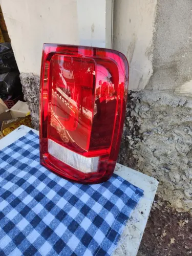 Lanterna direita Amarok 11/21 original 
