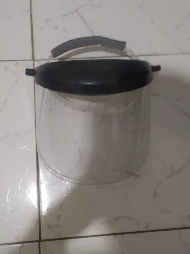 Máscara de proteção facial em promoção