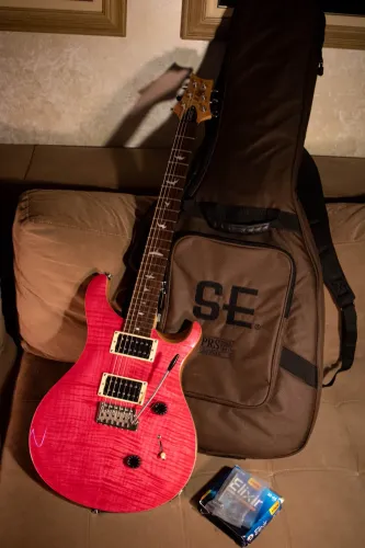 Guitarra PRS SE Custom 24 Bonnie Pink 2021