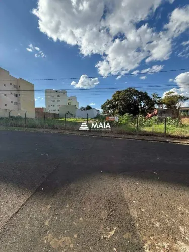 Àrea com 4 terrenos à venda no bairro Quinta Boa Esperança