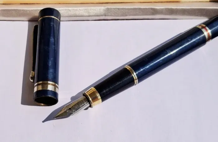 Caneta Tinteiro Clássica Azul Marmorizada | Pena Iridium Germany + Conversor
