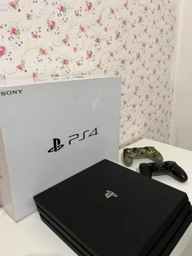 Playstation 4 Pro Semi-novo 
