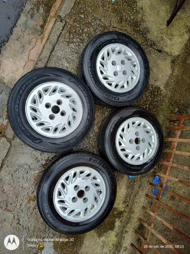 Vendo roda 13 do Escort hobby