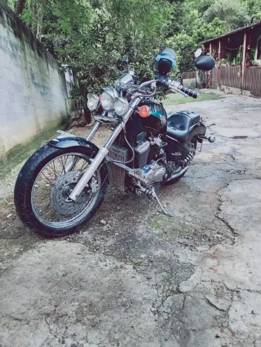 SHADOW 600 1998