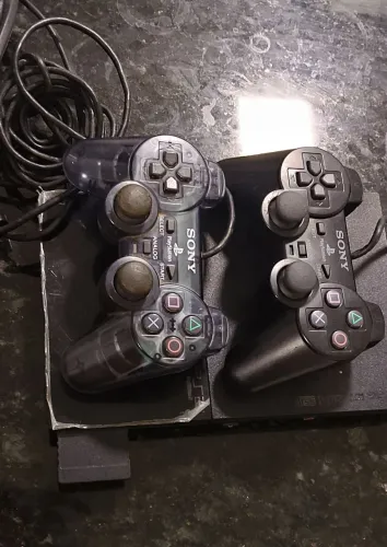 PS2 completo com dois controles originais