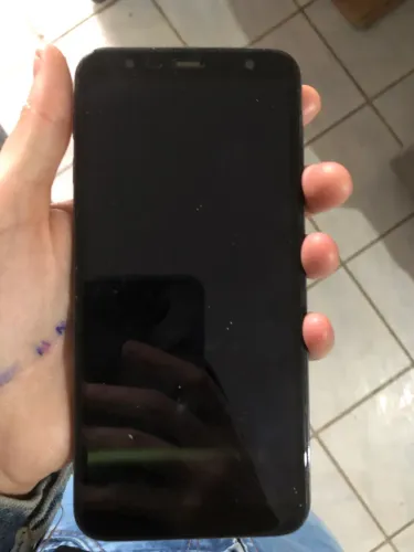 Vendo celular 170,00 precisa colocar a bateria, está sem 