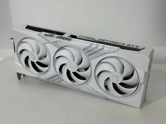 RTX 5070ti 16Gb Msi Gaming Trio 3x