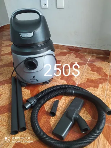 Aspirador de pó e agua