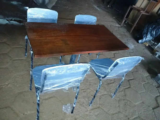 Mesa,NV,4 cadeiras, Est Ind, pronta entrega