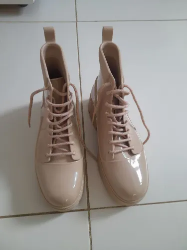 Bota grendene