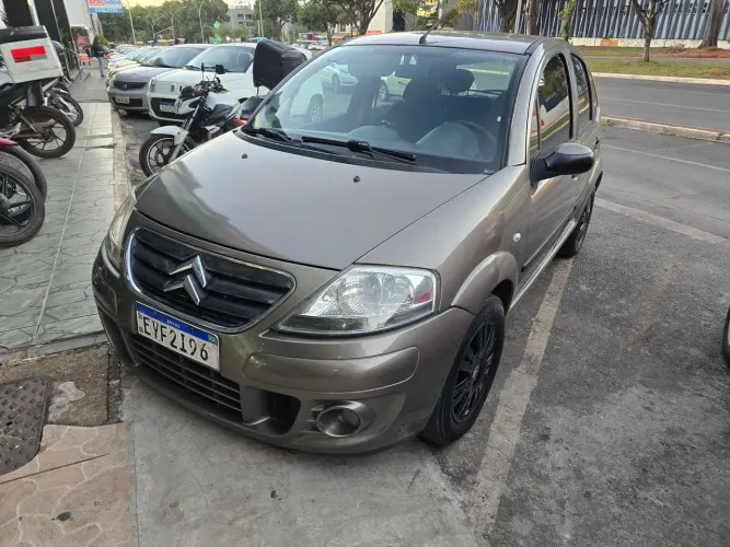 Citroen C3 GLX 1.4/ GLX Sonora 1.4 Flex 8V 5P 2011