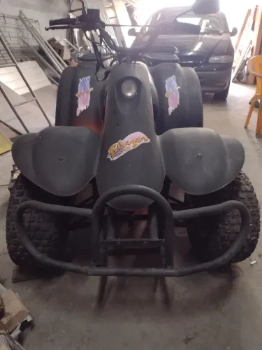 Vendo quadriciclo Blaser 120 cc com partida eletrica