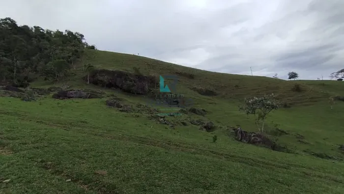 FAZENDA COM BELA TOPOGRAFIA E ACESSO FÁCIL PERTO/ RESENDE-RJ