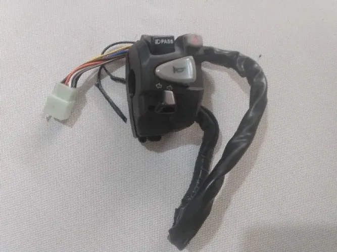 Punho de Luz com Lampejador e Pisca Alerta adaptado para Pop 110i