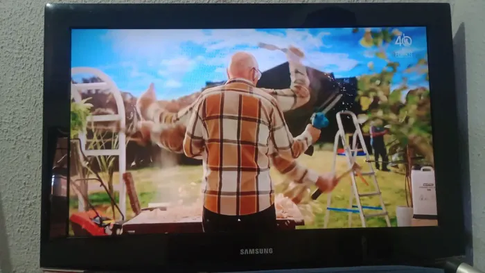 TV SAMSUNG 32 SUPER NOVA, NÃO TEM UM ARRANHÃO