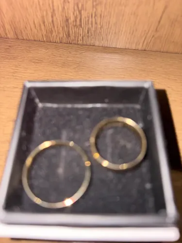 Estou vendendo esse par de alianças novas