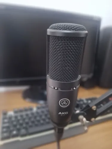 Akg P120 Mic Condensador