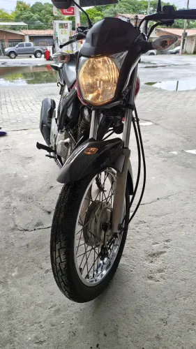 Moto pronta pra o trabalho e lazer, já emplacada