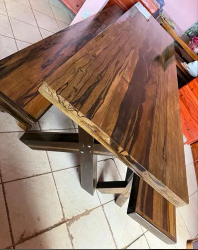 Mesa com bancos 3.00 de comprimento 