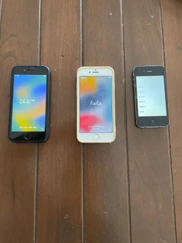 3 IPhones funcionando com preço simbólico