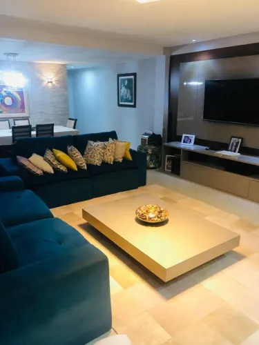 Apartamento Com 2 Suítes Em 200M² E Com 2 Vagas De Garagem Na Santa Teresa. 1E4MOCJ