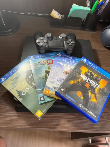 PlayStation 4 Slim 1TB + 4 Jogos