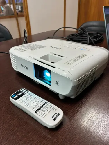 Projetor Epson PowerLite S39