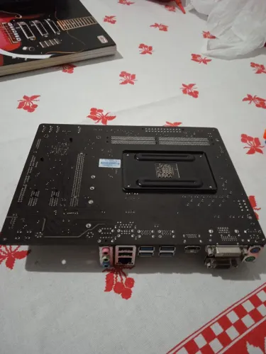 Placa de vídeo A320 S2H Gigabyte na garantia
