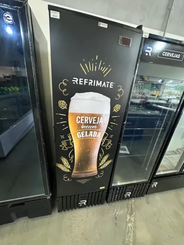 Expositor porta sólida 570 litros cervejeira - refrimate
