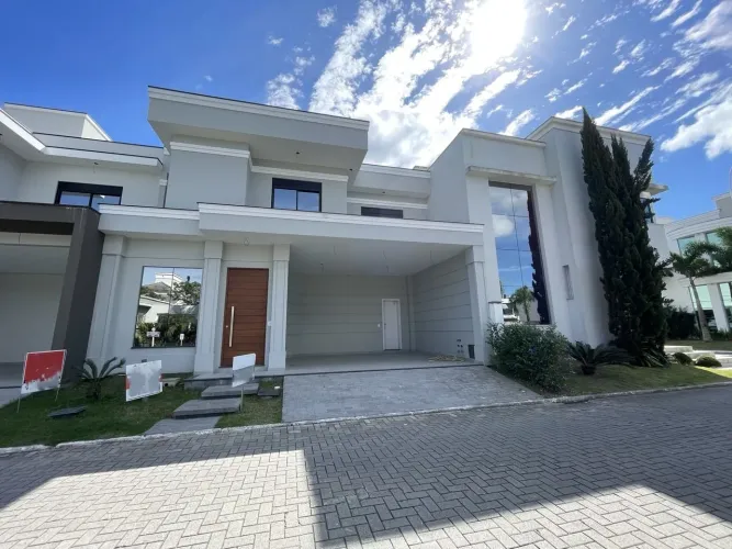 Casa com três suítes no condomínio fechado Garden Condomínio Clube - Deltaville