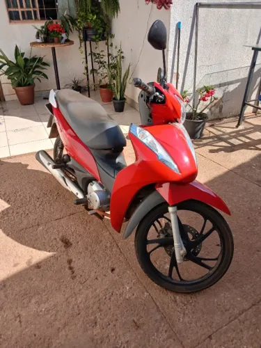Biz 125 cilindradas ano 2022 / 2023