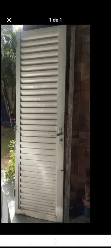 Porta de ferro sem portal