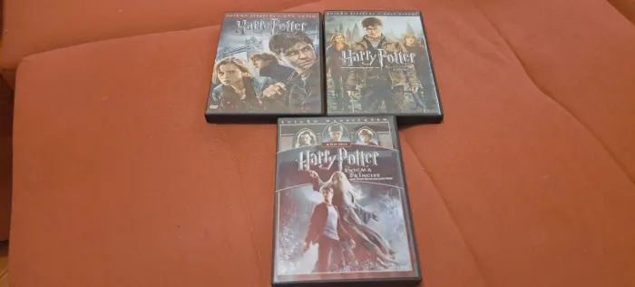 3 dvds originais  Harry Potter 50,00 Tudo.