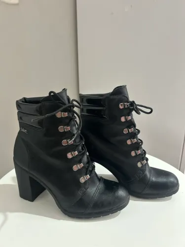 Bota Coturno Dakota - TAM 35 - Semi Nova