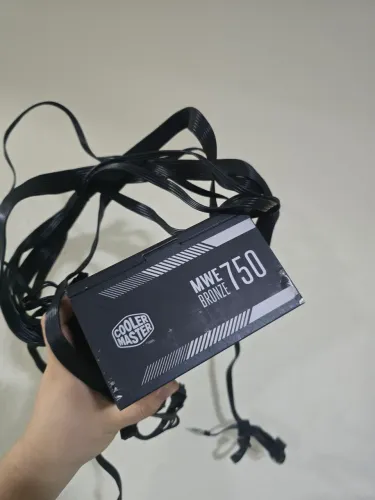 Fonte 750w COOLER MASTER 80 PLUS BRONZE