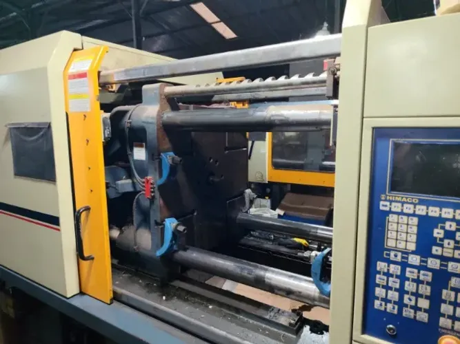 Maquina Injetora Termoplastica APTA 190T, ano 2020