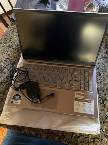ASUS Vivobook