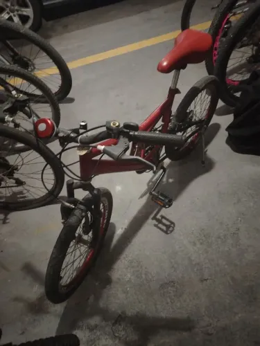 Bicicleta aro 20 com 21 marchas