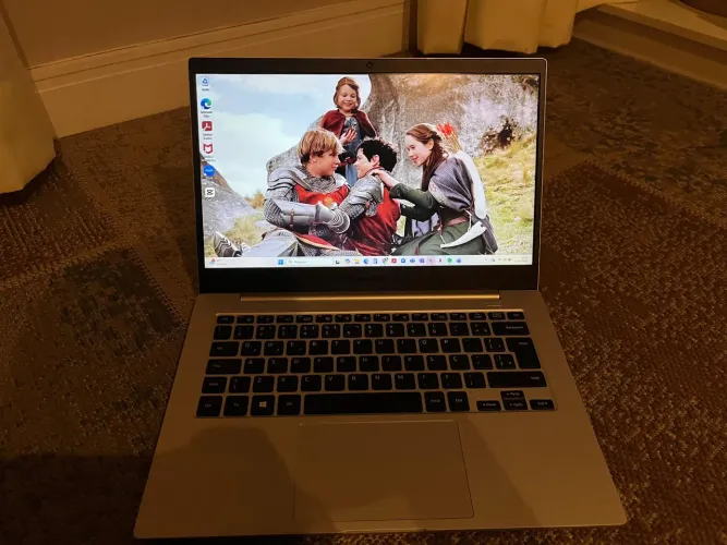 Notebook Samsung Galaxy Book Go, Windows 11 Home, Snapdragon (seminovo)